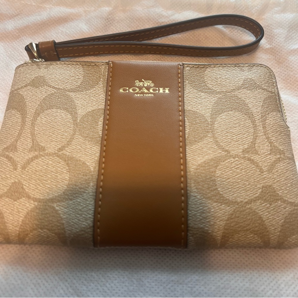Coach Wristlet with Gold Zipper - Picture 3 of 6